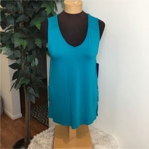 Apt 9 v neck tank top Woman’s size Small criss cross lack up sides